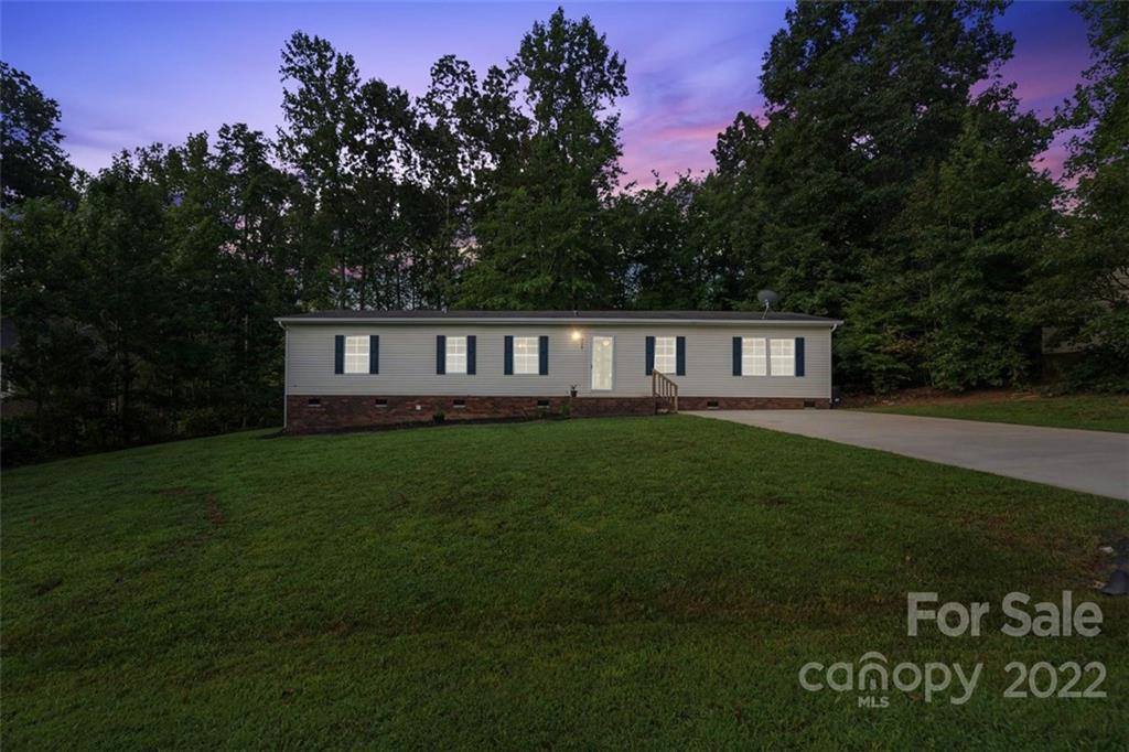 108 Sunwood Court, Statesville, NC 28625