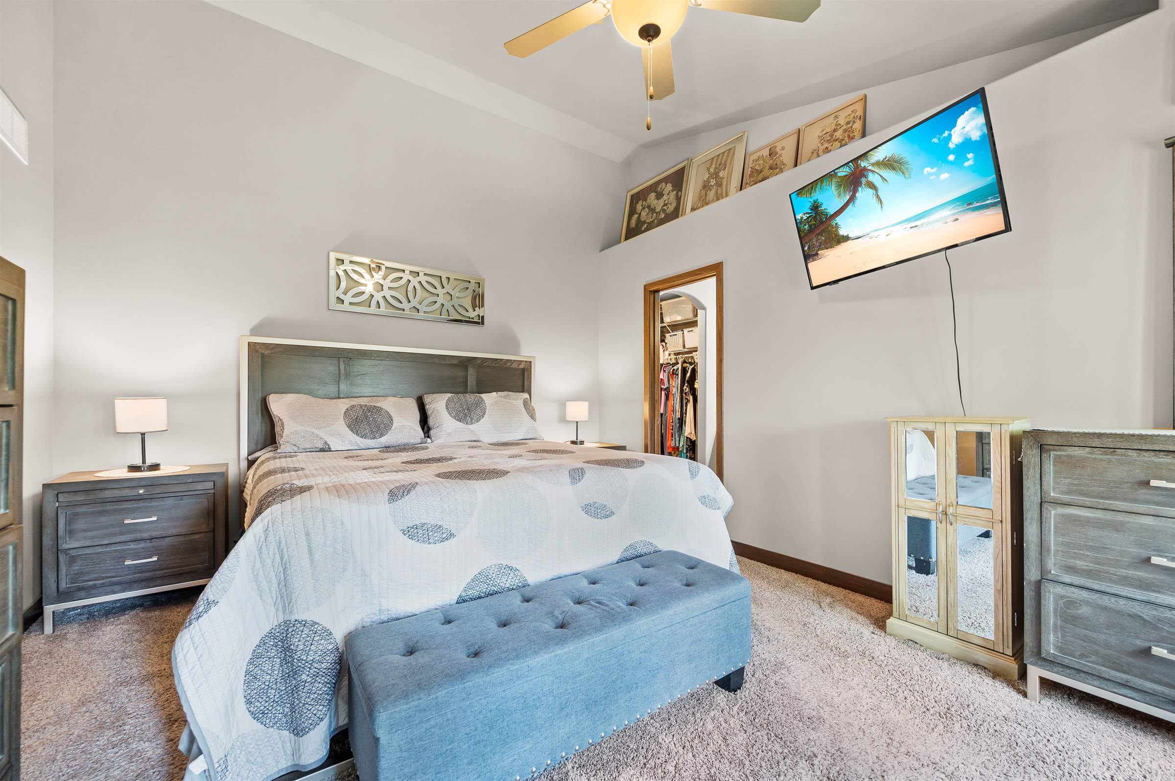 1207 Creekside Dr, Tiffin, IA 52340