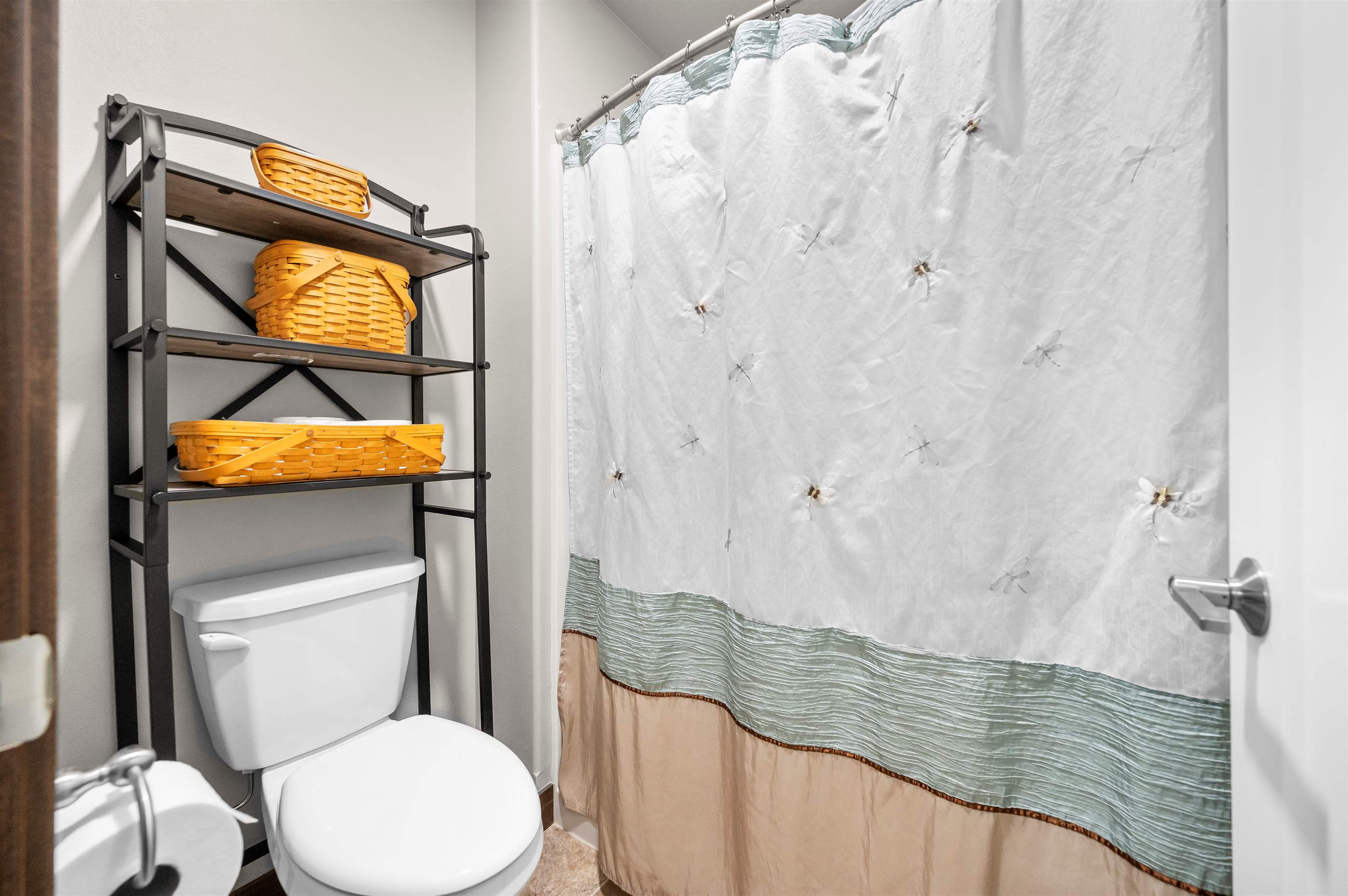 1207 Creekside Dr, Tiffin, IA 52340