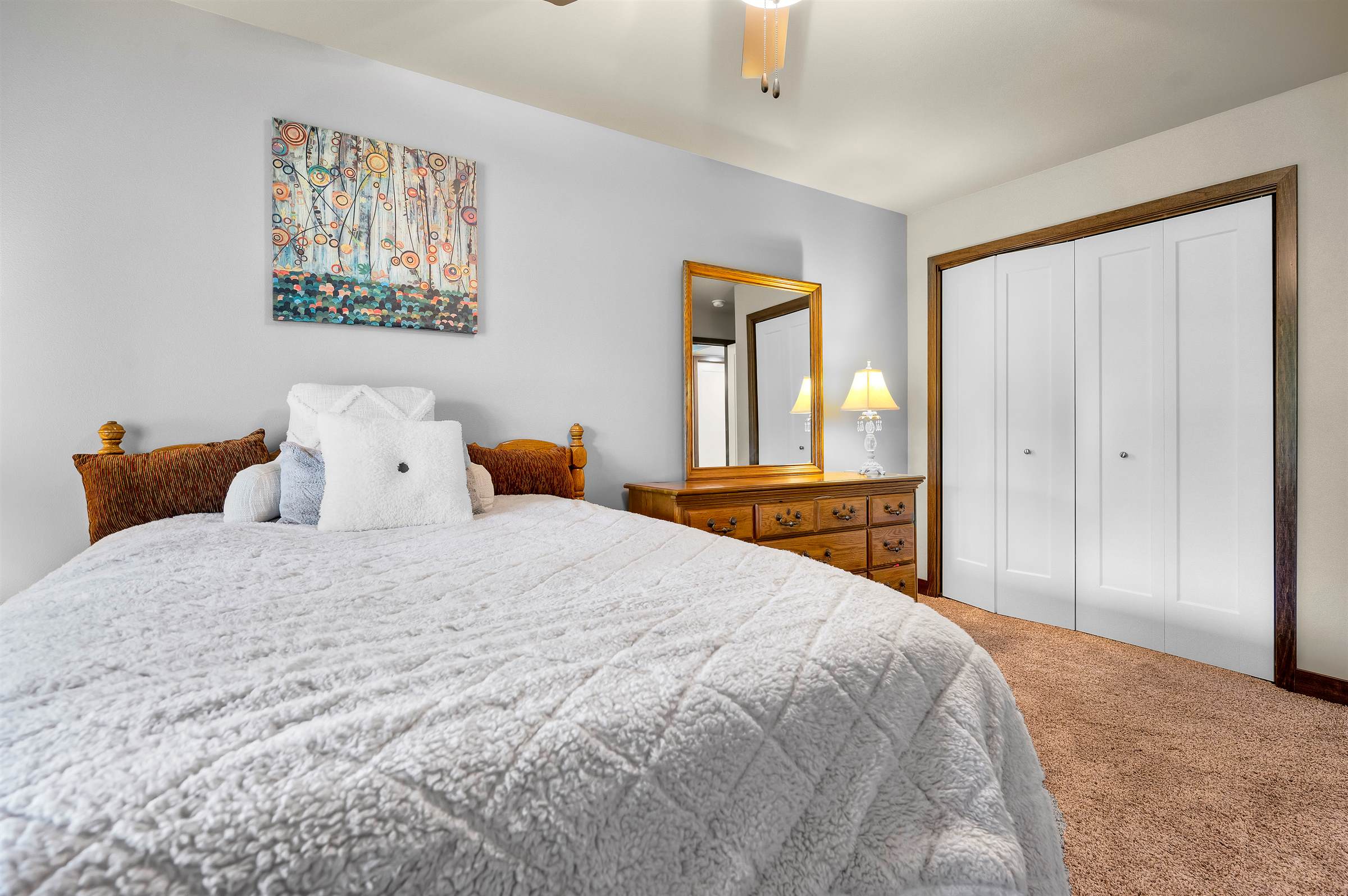 1207 Creekside Dr, Tiffin, IA 52340