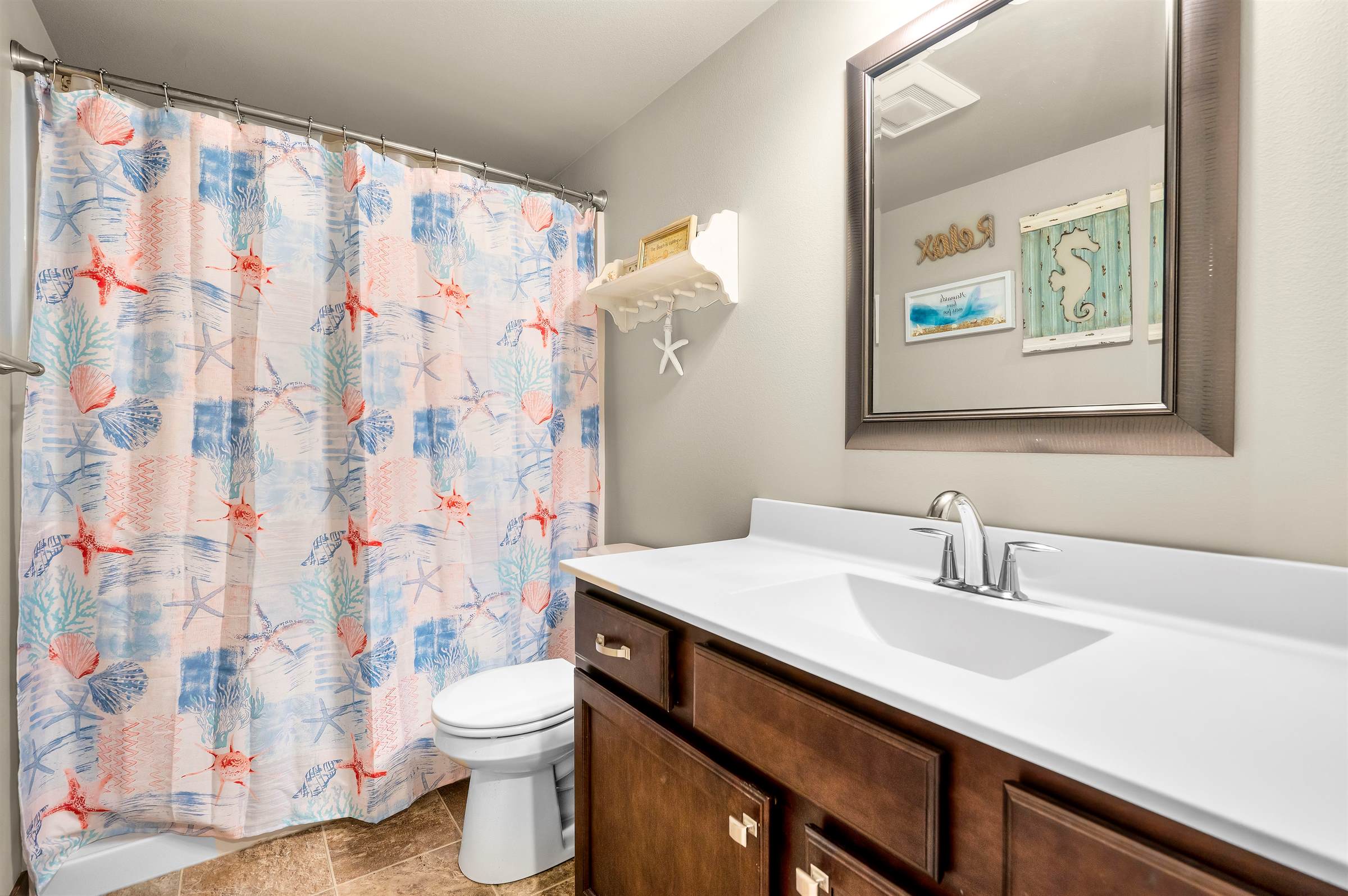 1207 Creekside Dr, Tiffin, IA 52340