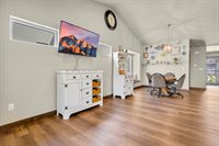 1207 Creekside Dr, Tiffin, IA 52340