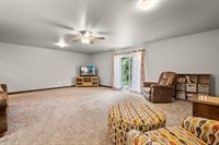 1207 Creekside Dr, Tiffin, IA 52340