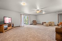 1207 Creekside Dr, Tiffin, IA 52340