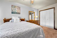 1207 Creekside Dr, Tiffin, IA 52340