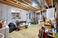 1207 Creekside Dr, Tiffin, IA 52340