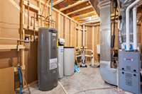 1207 Creekside Dr, Tiffin, IA 52340