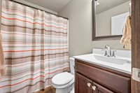 1207 Creekside Dr, Tiffin, IA 52340