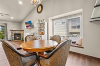 1207 Creekside Dr, Tiffin, IA 52340