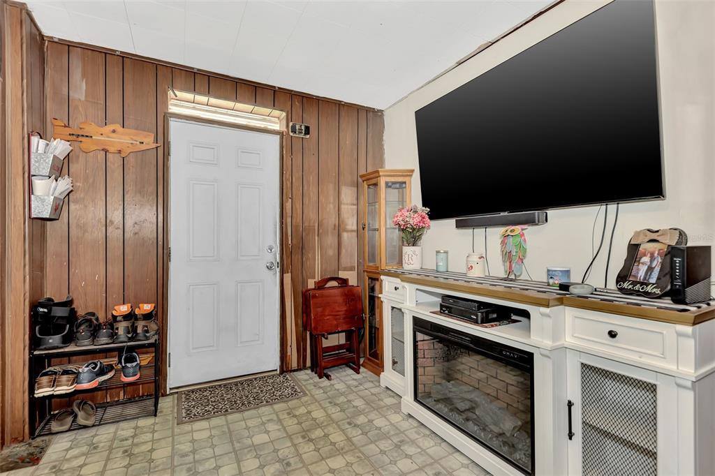 1053 47TH Street, Sarasota, FL 34234