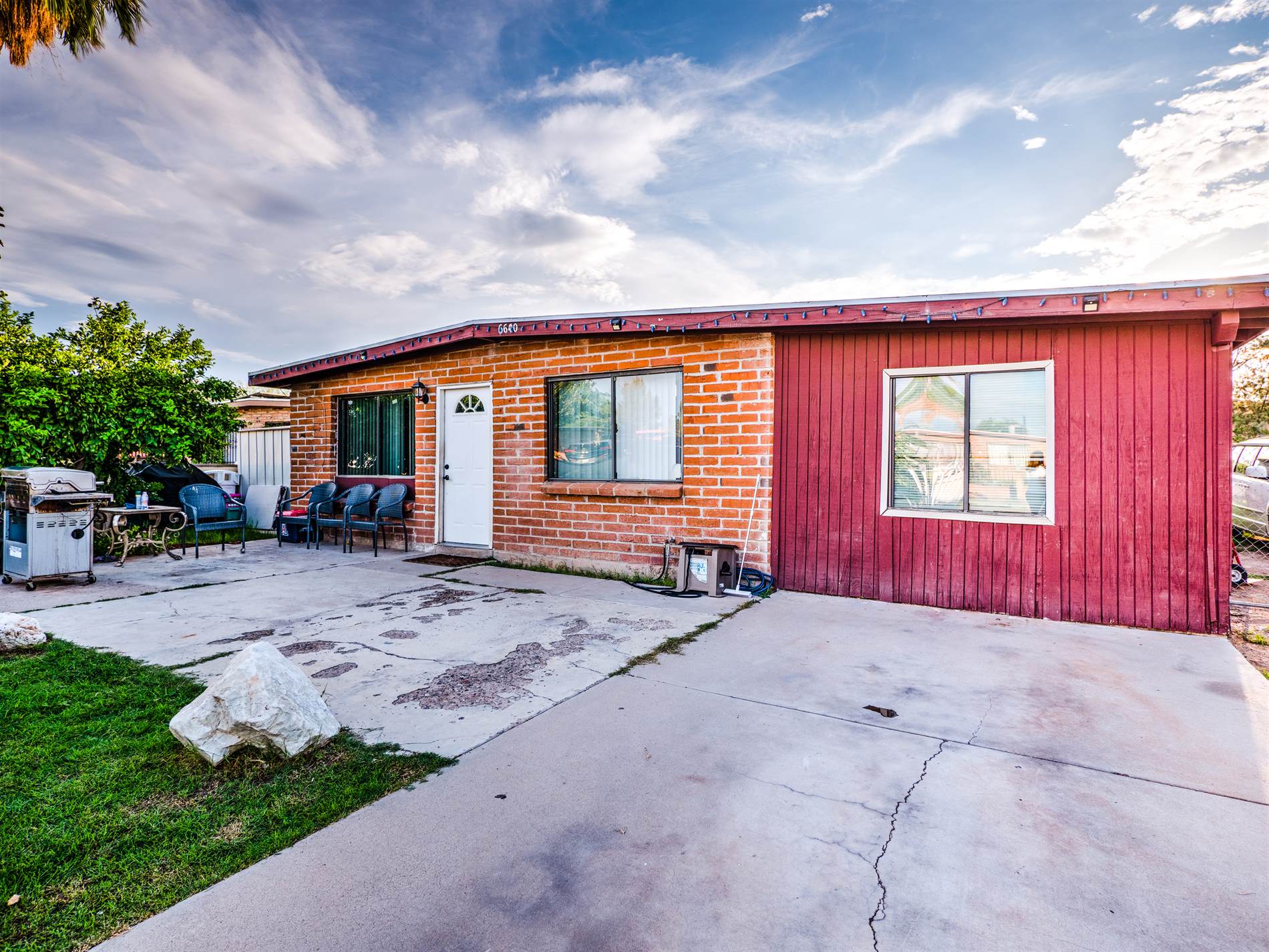 6640 S 8th Avenue, Tucson, AZ 85756