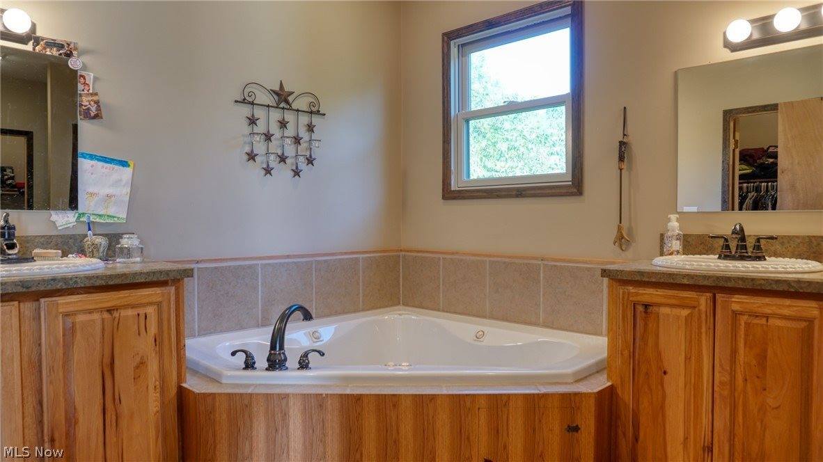 64900 Redbud Road, Cambridge, OH 43725