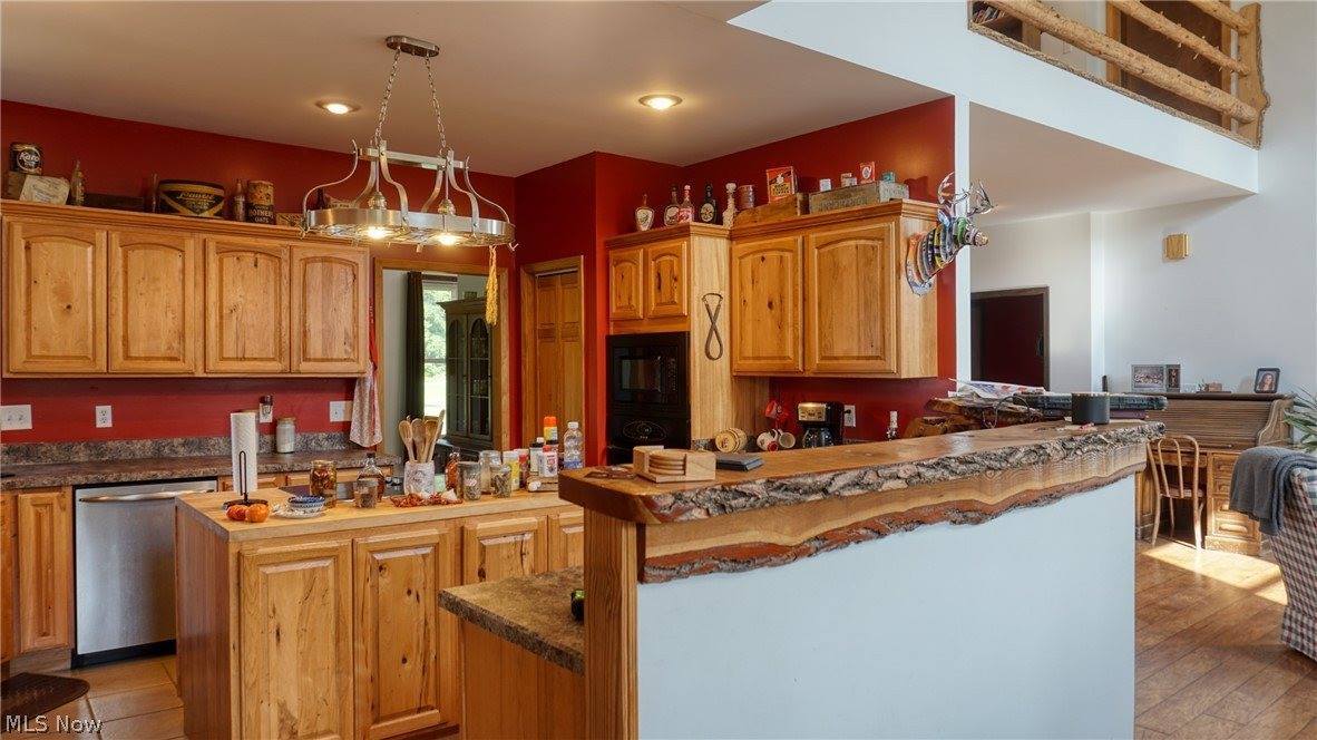 64900 Redbud Road, Cambridge, OH 43725