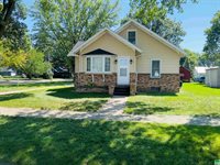 201 S 2nd Ave, Anthon, IA 51004