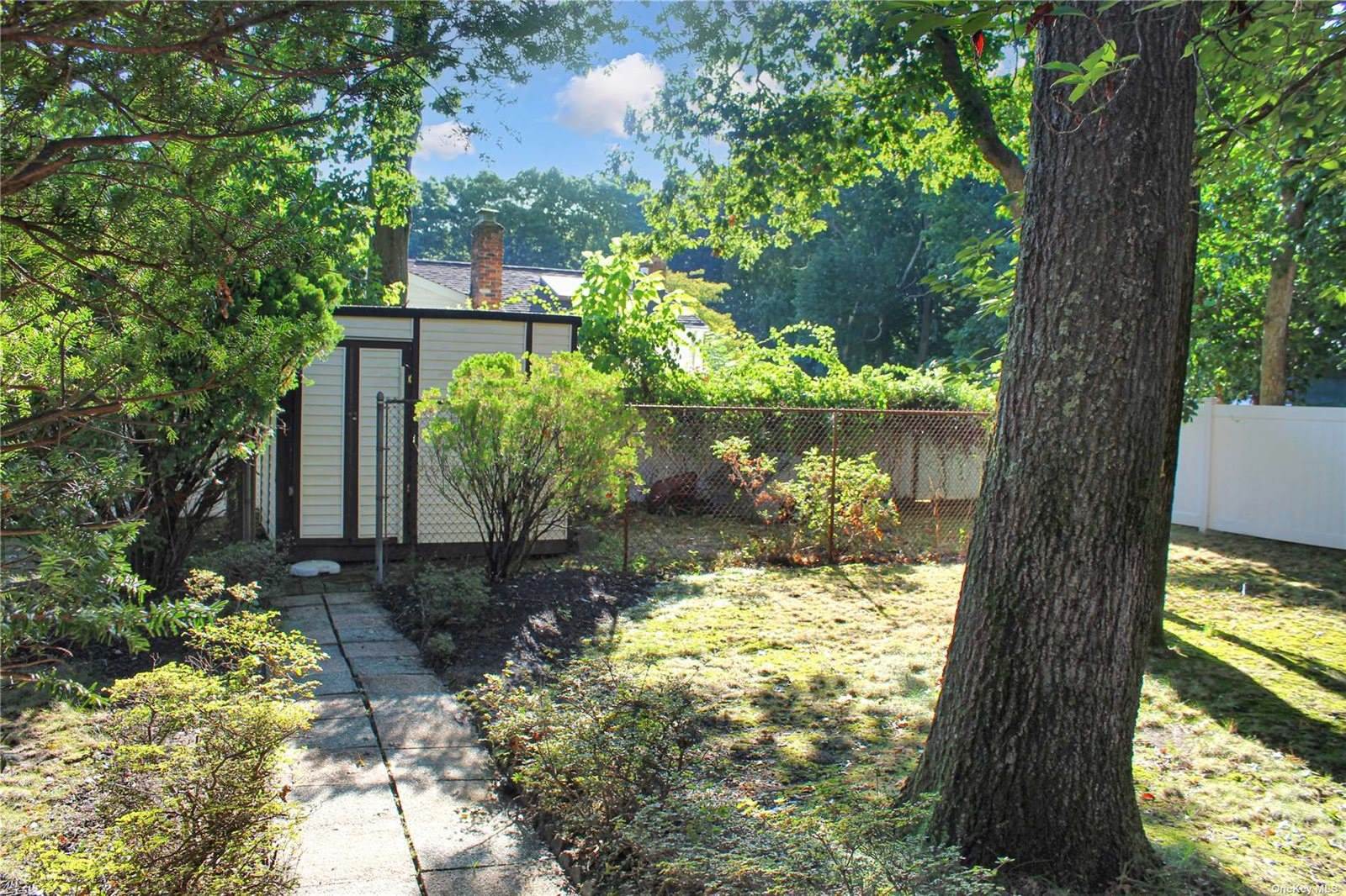 93 Forest Drive, Ronkonkoma, NY 11779