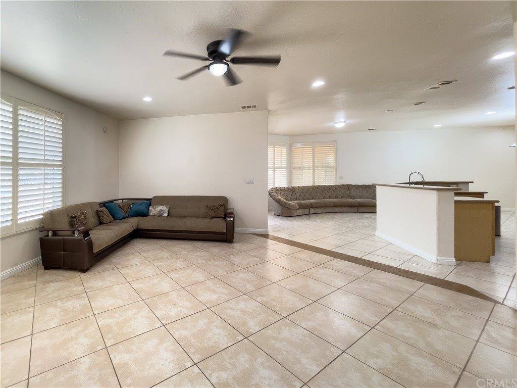 11584 Cottonwood Avenue, Hesperia, CA 92345