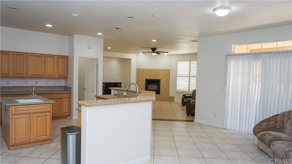 11584 Cottonwood Avenue, Hesperia, CA 92345