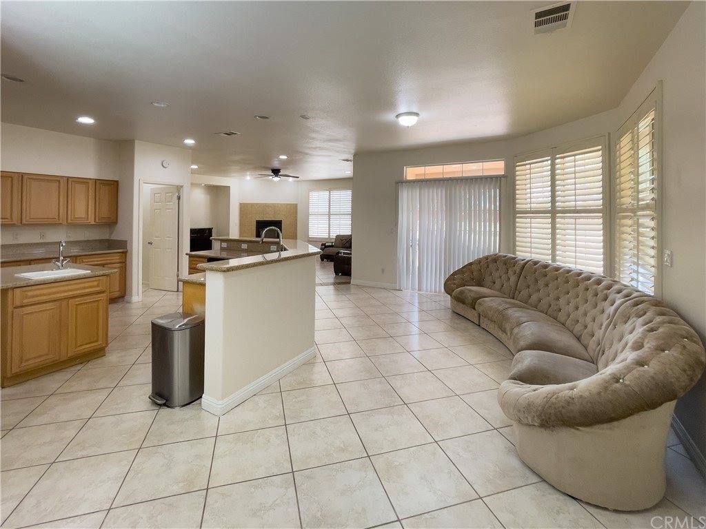 11584 Cottonwood Avenue, Hesperia, CA 92345