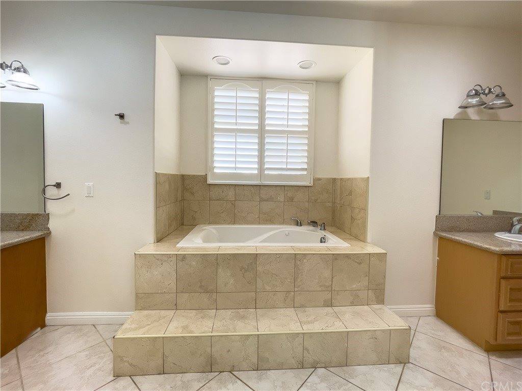 11584 Cottonwood Avenue, Hesperia, CA 92345