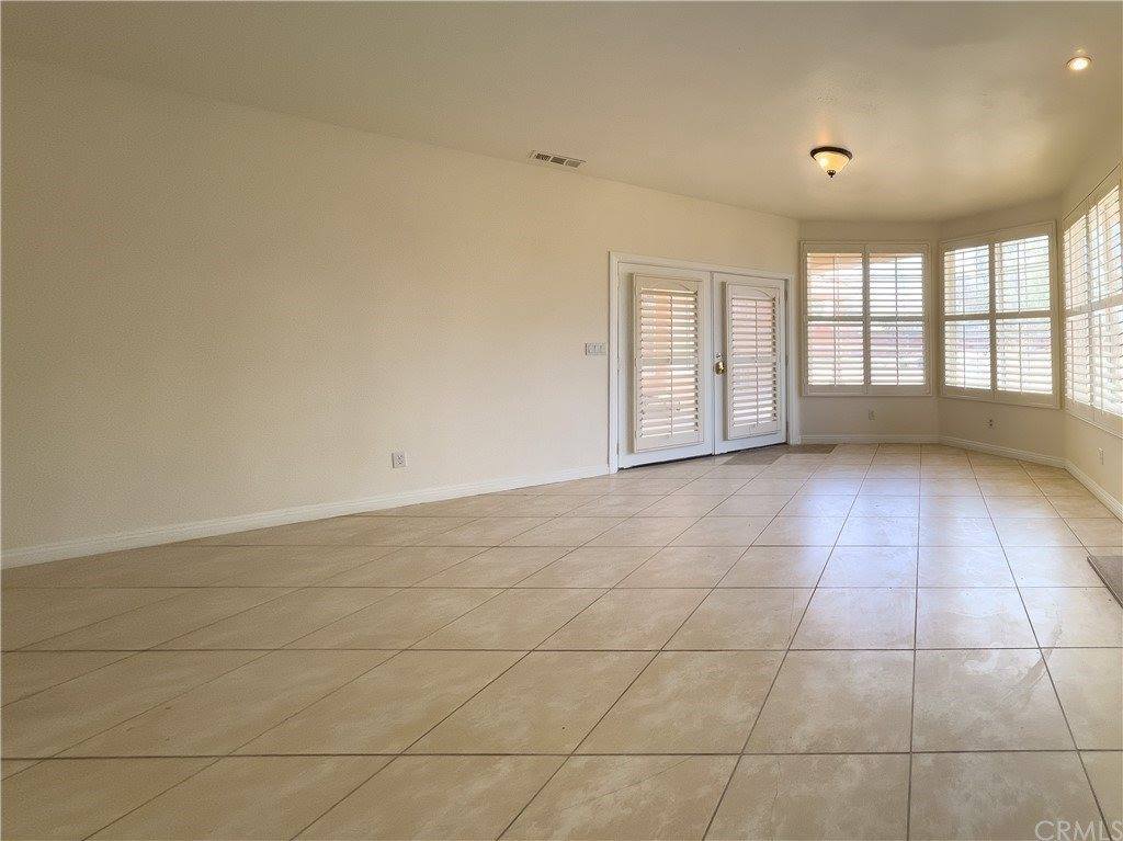 11584 Cottonwood Avenue, Hesperia, CA 92345