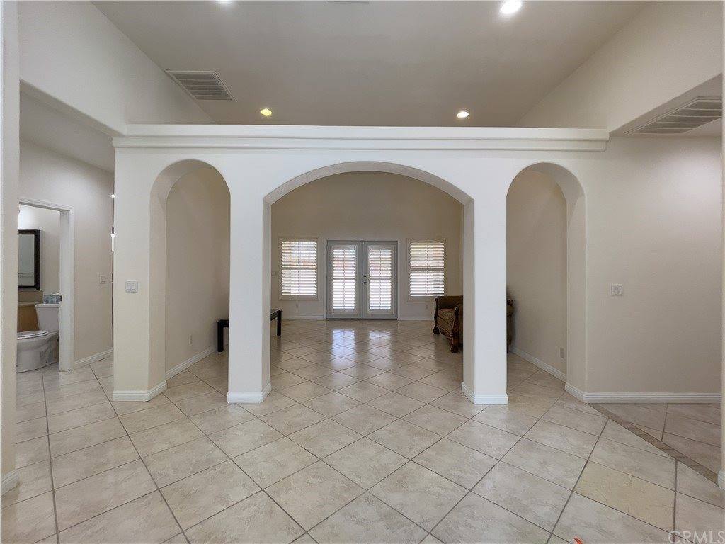 11584 Cottonwood Avenue, Hesperia, CA 92345