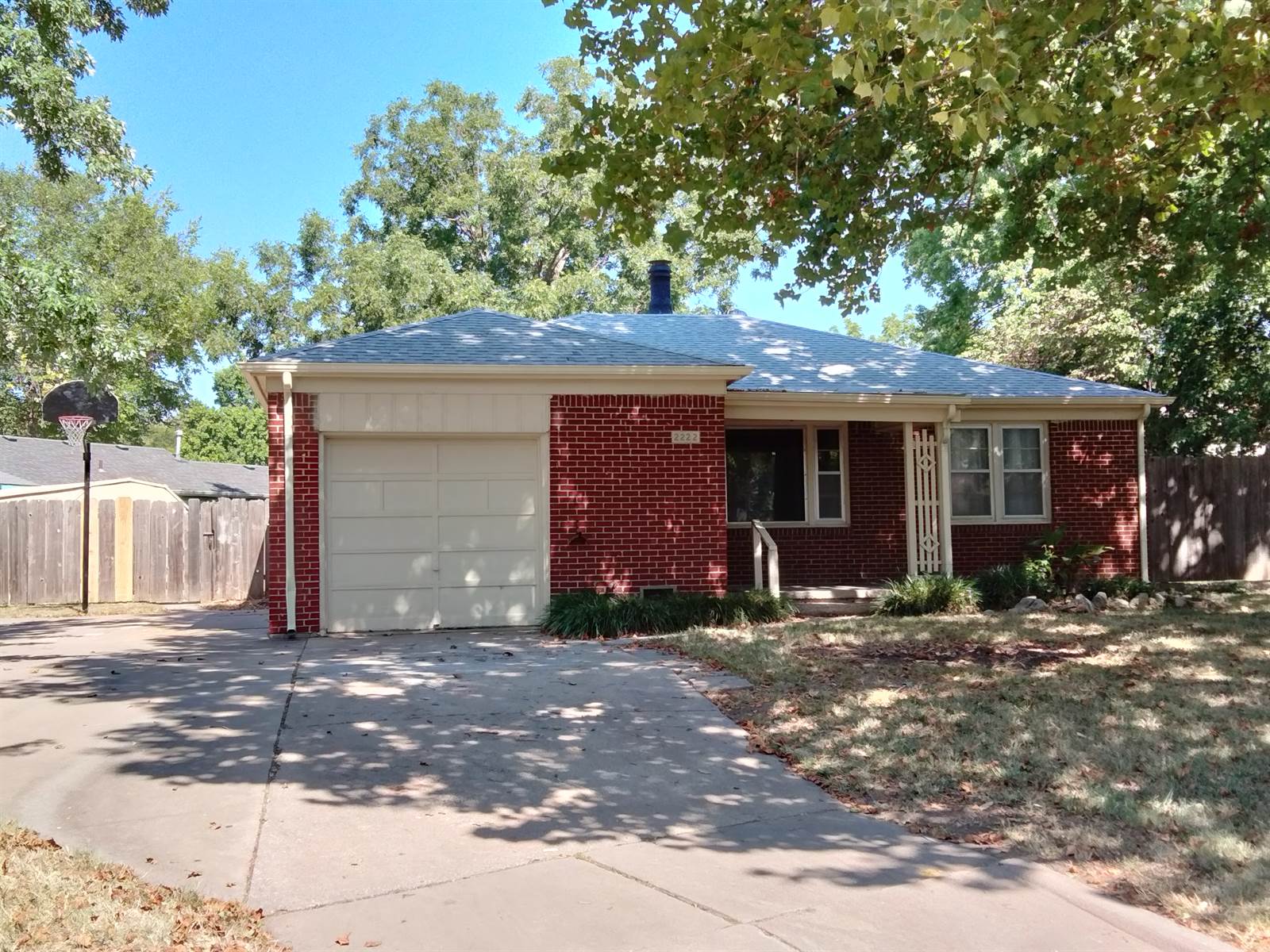 2222 S Old Manor Ct, Wichita, KS 67218