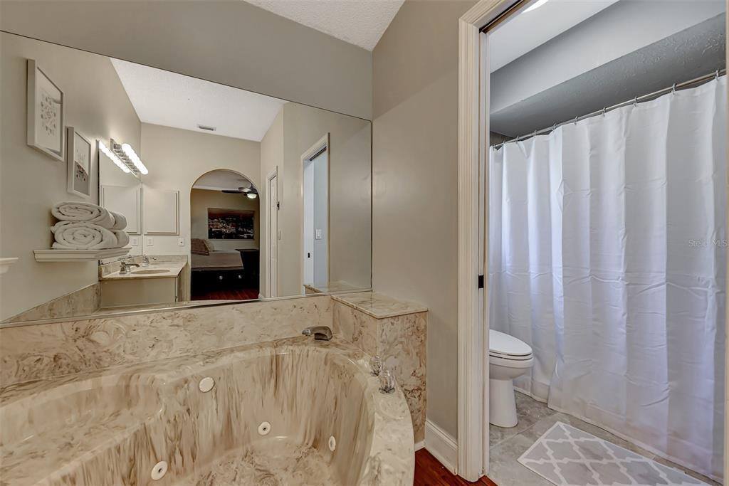 2562 Mapleloft Road, Sarasota, FL 34232