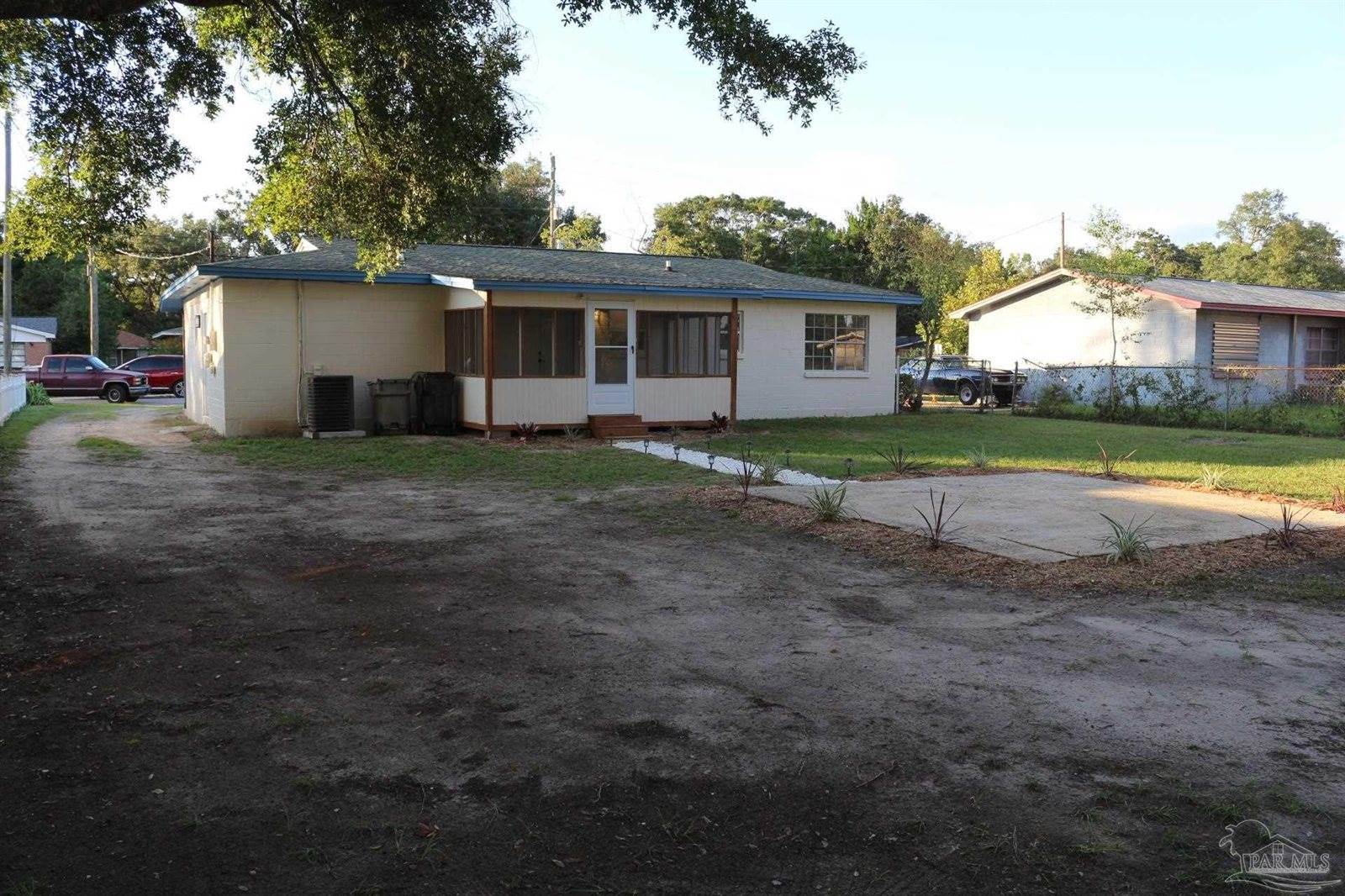 6605 Hampton Rd, Pensacola, FL 32505