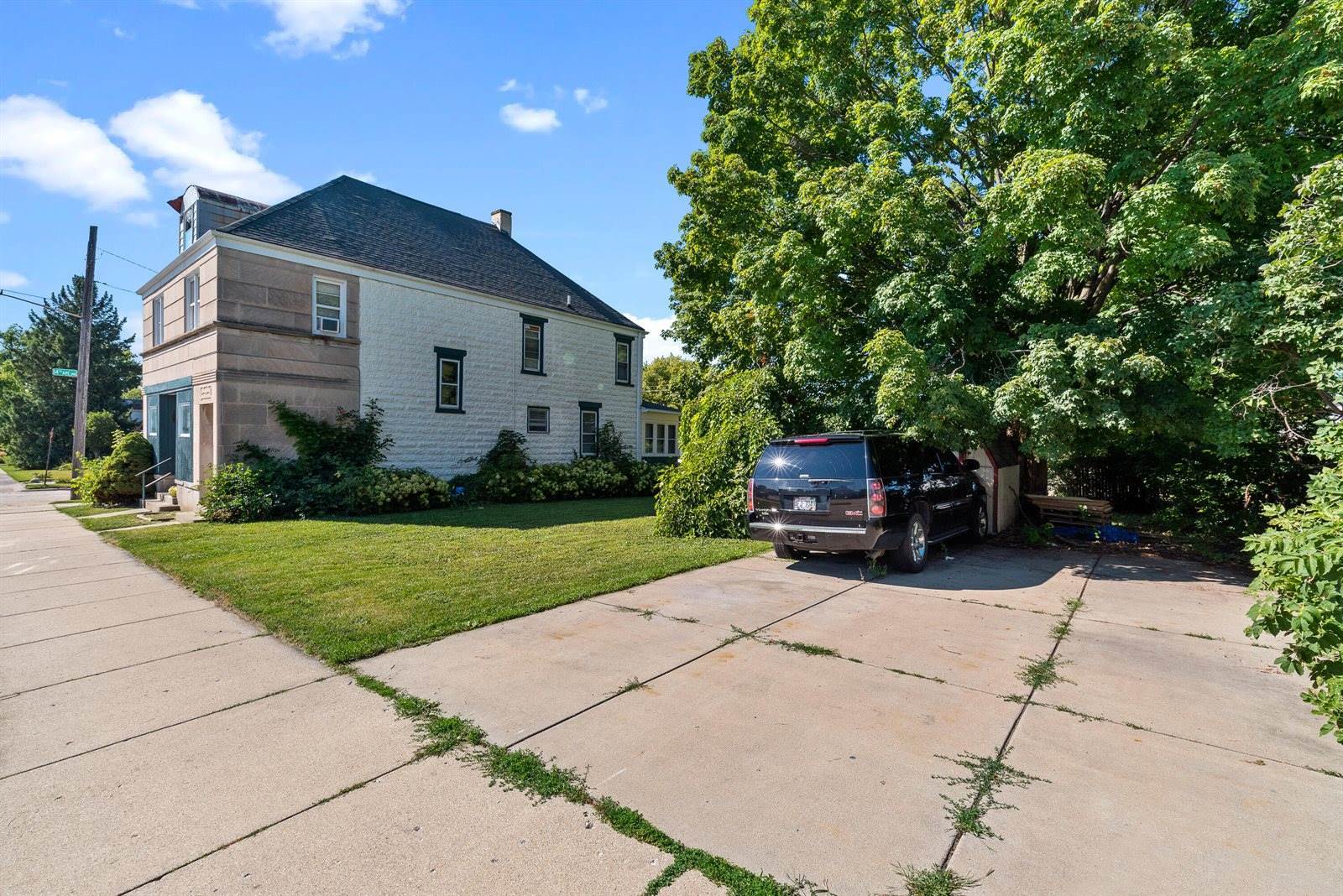 1334 Marquette Ave, South Milwaukee, WI 53172