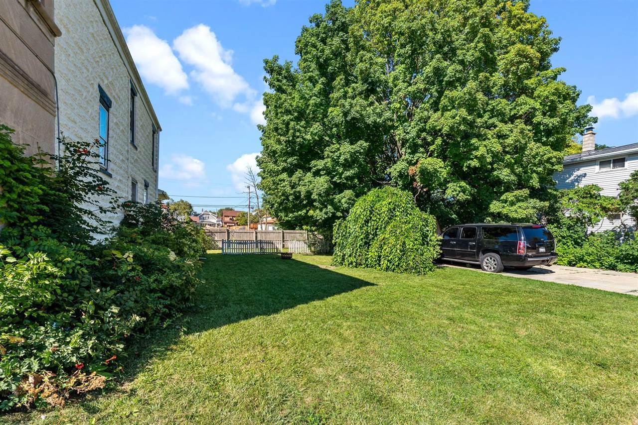 1334 Marquette Ave, South Milwaukee, WI 53172