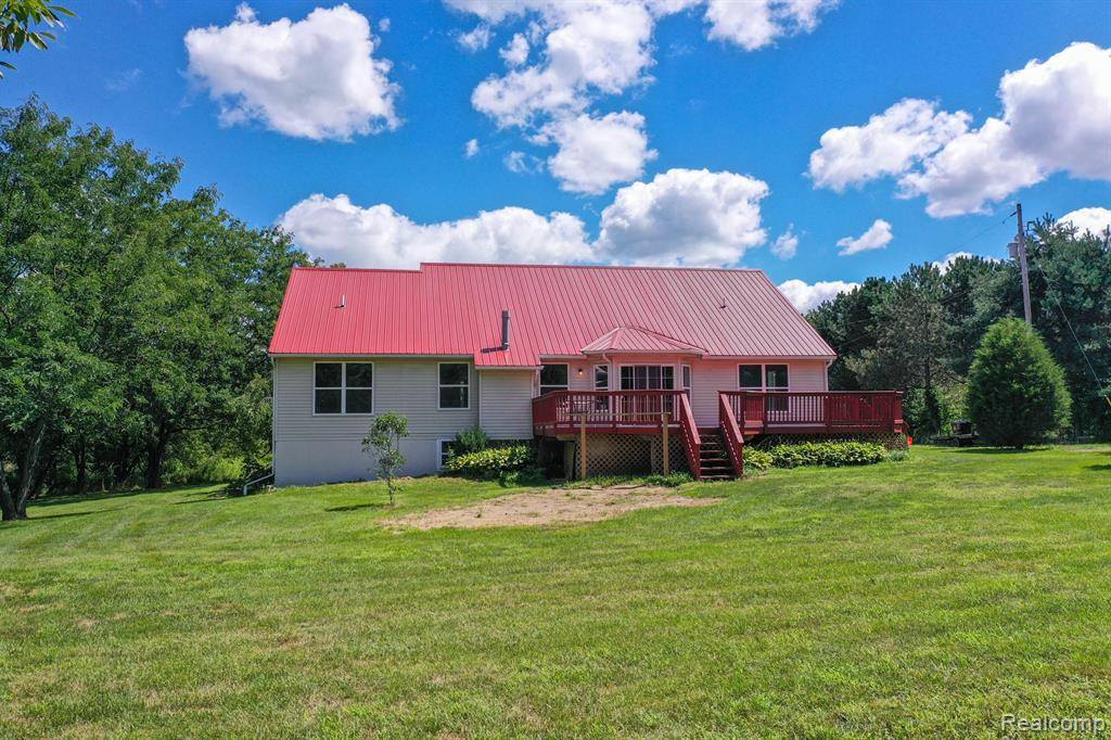 6939 Sanford Road, Cohoctah Township, MI 48855