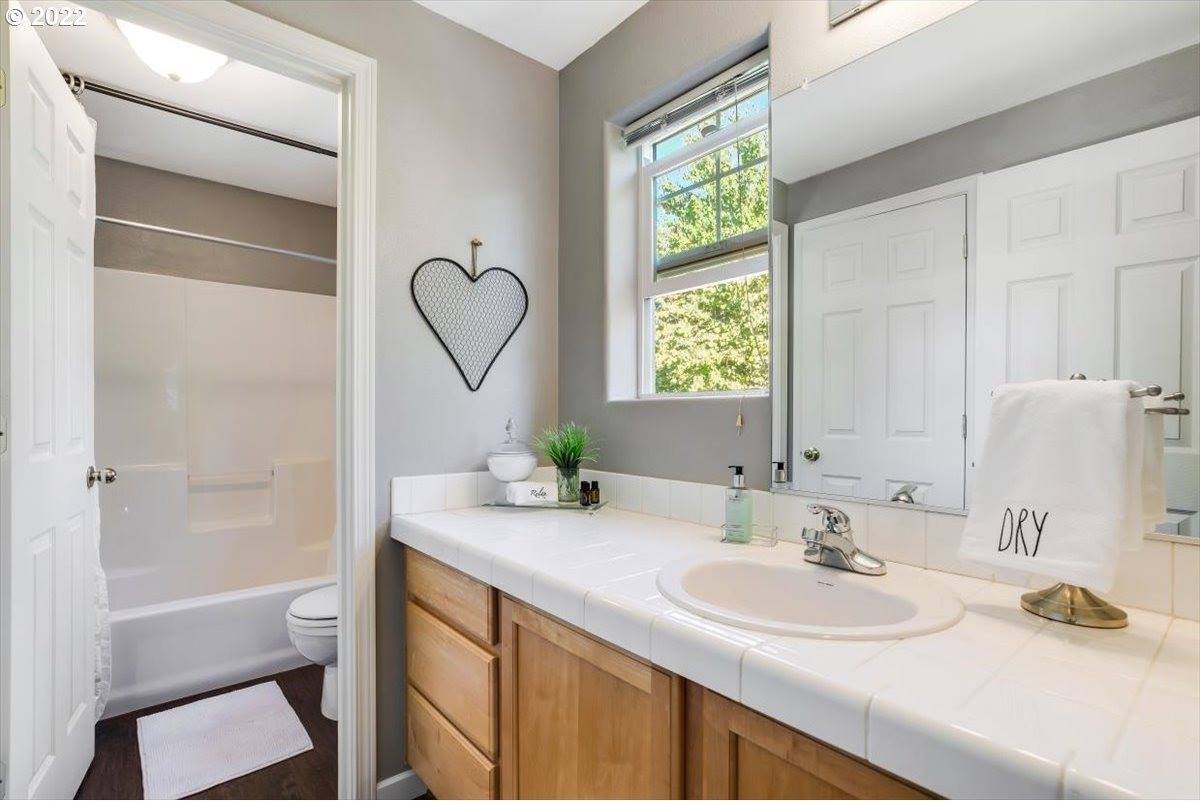 3527 SE Royalstar Ave, Hillsboro, OR 97123