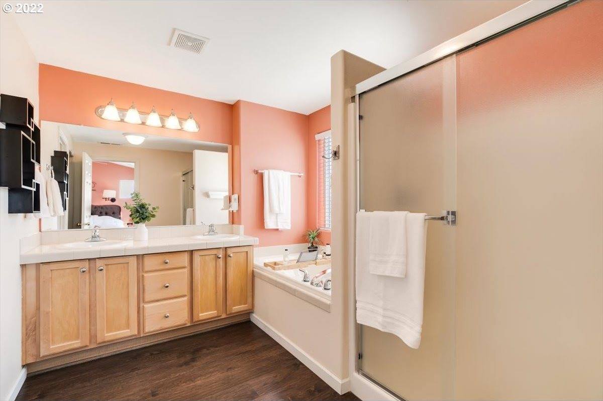 3527 SE Royalstar Ave, Hillsboro, OR 97123