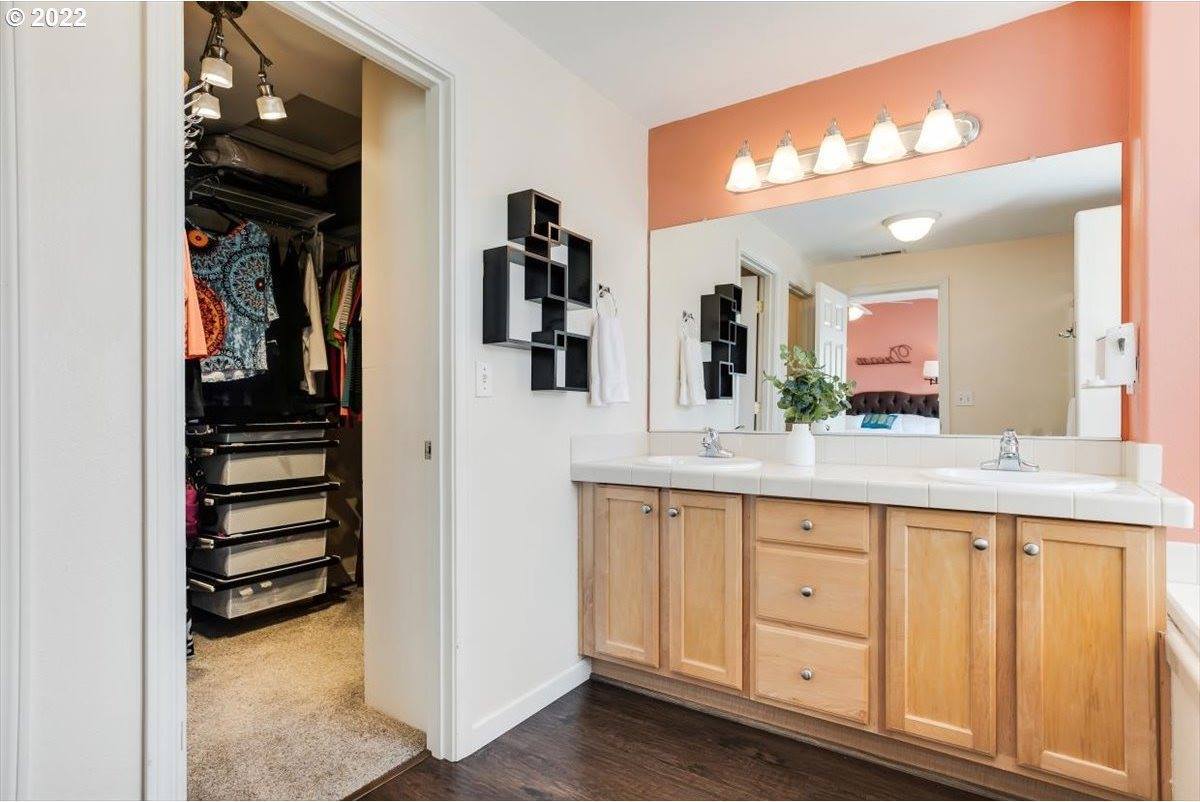 3527 SE Royalstar Ave, Hillsboro, OR 97123