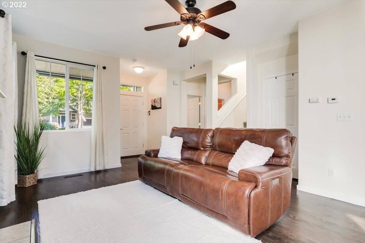 3527 SE Royalstar Ave, Hillsboro, OR 97123