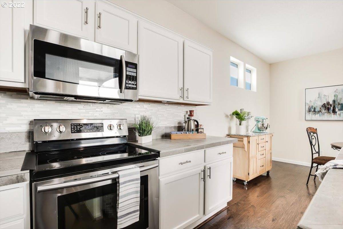 3527 SE Royalstar Ave, Hillsboro, OR 97123