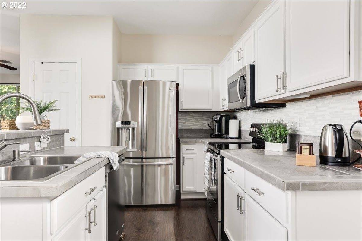 3527 SE Royalstar Ave, Hillsboro, OR 97123