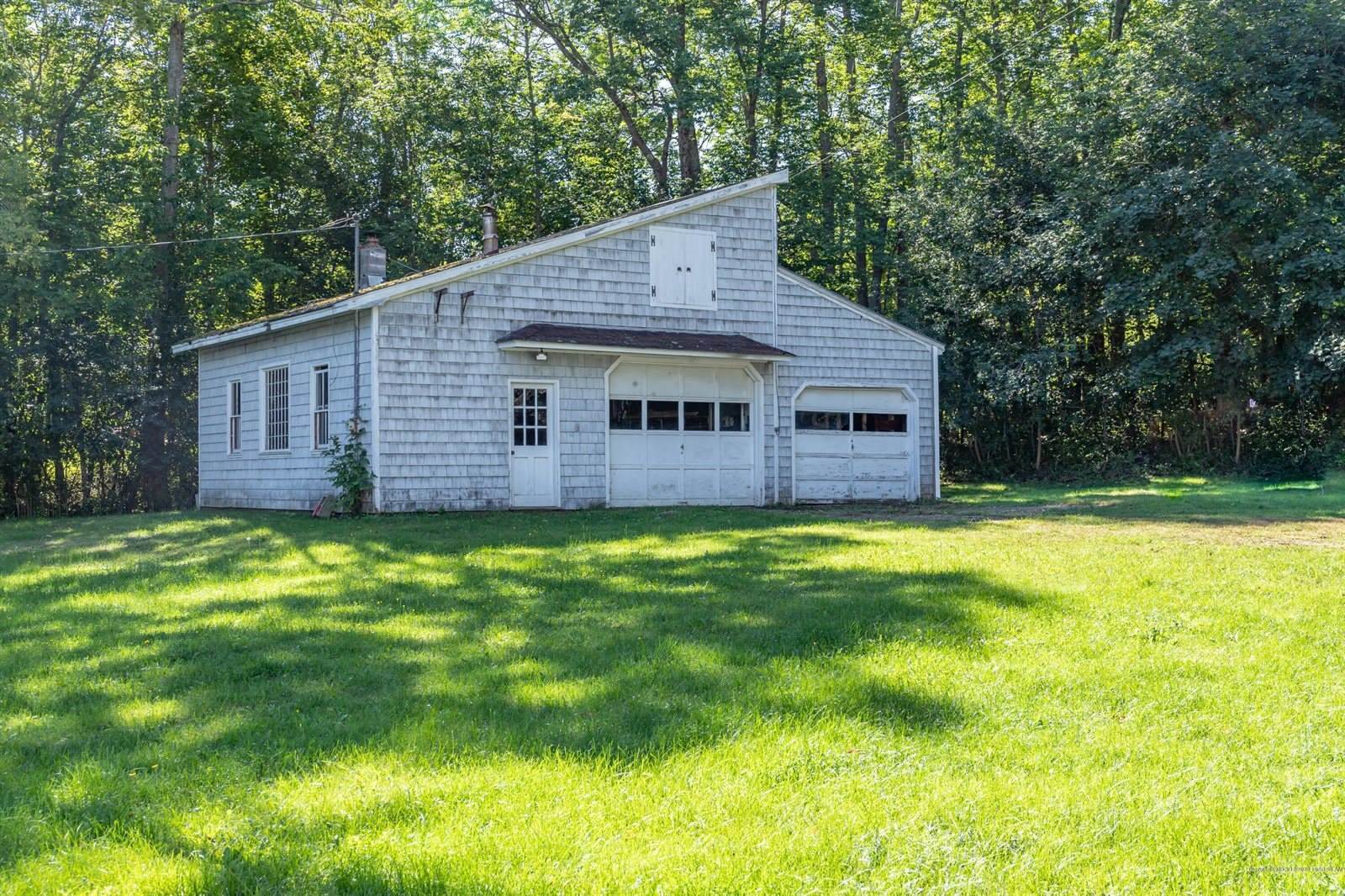 14 Allens Lane, Verona Island, ME 04416