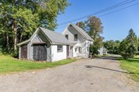 14 Allens Lane, Verona Island, ME 04416