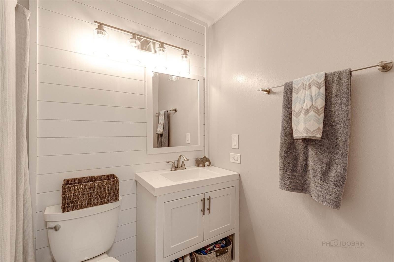 62 S. Windsor Pl., Mundelein, IL 60060