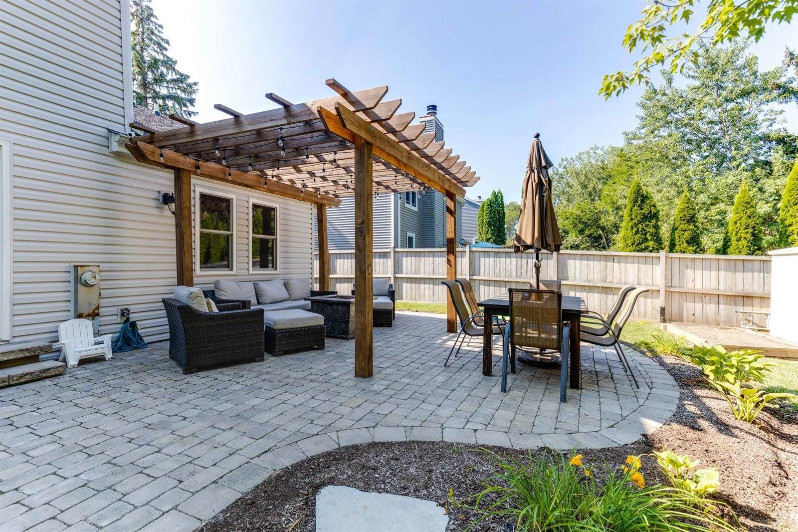 62 S. Windsor Pl., Mundelein, IL 60060