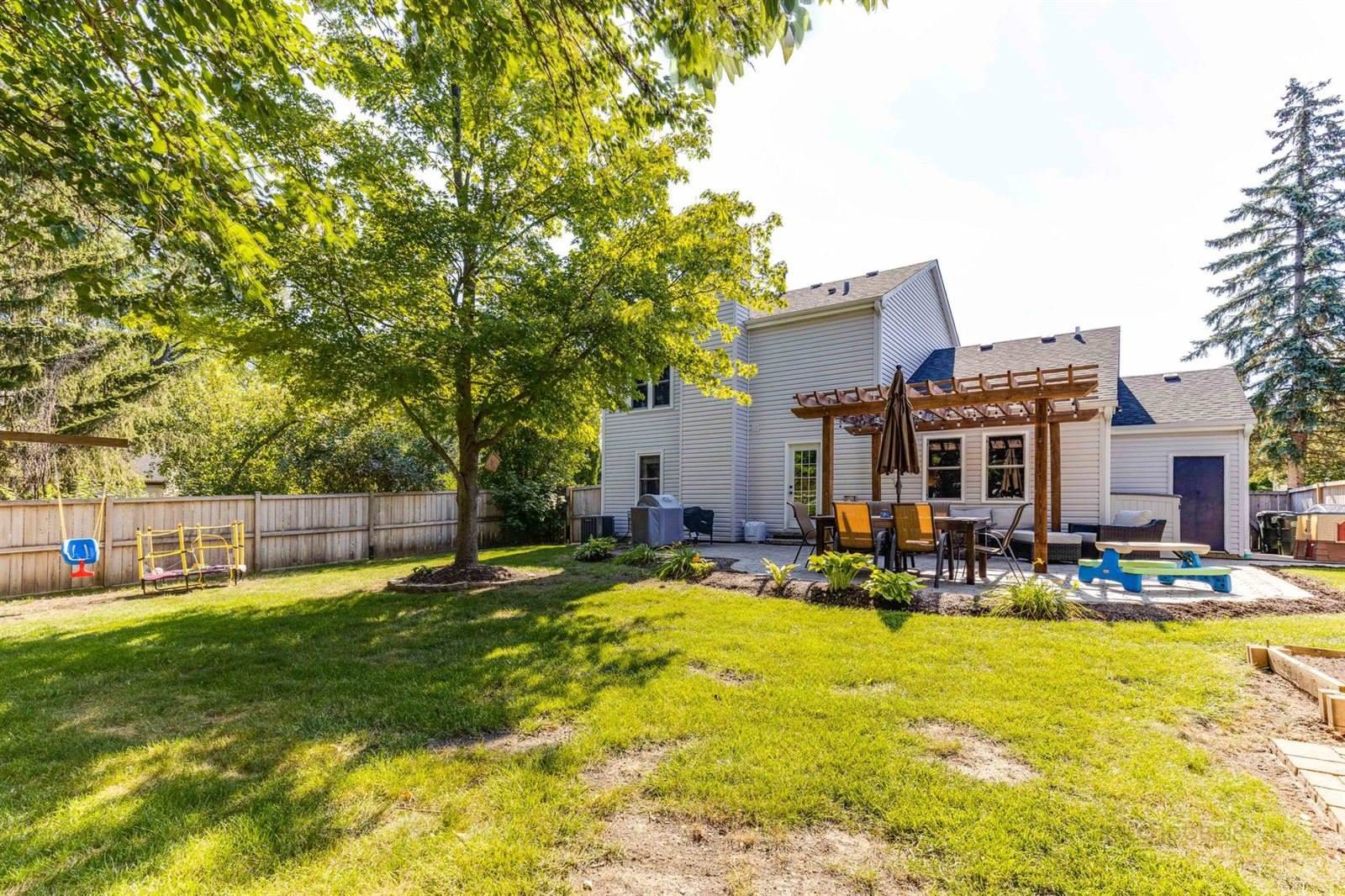 62 S. Windsor Pl., Mundelein, IL 60060