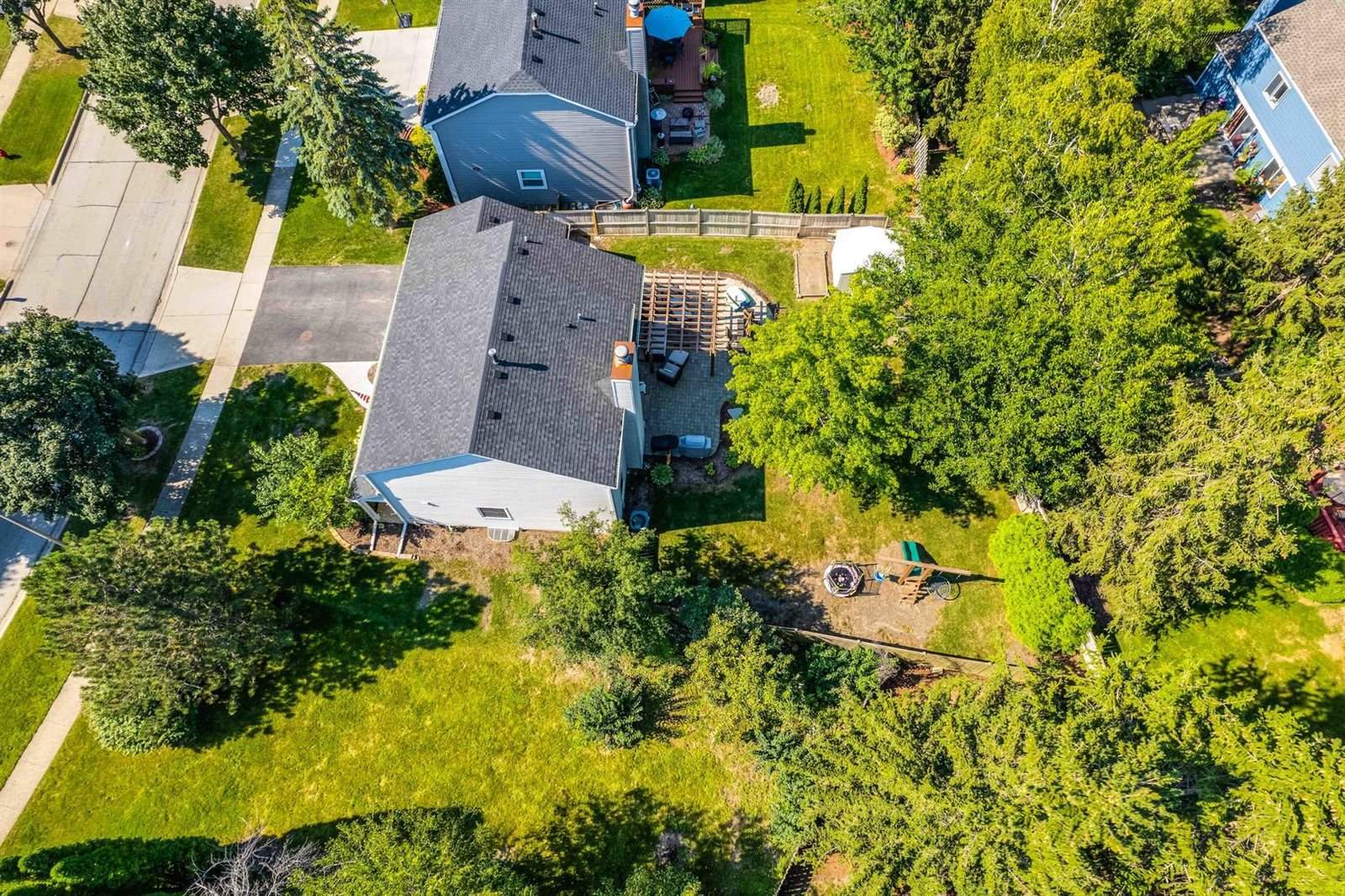 62 S. Windsor Pl., Mundelein, IL 60060