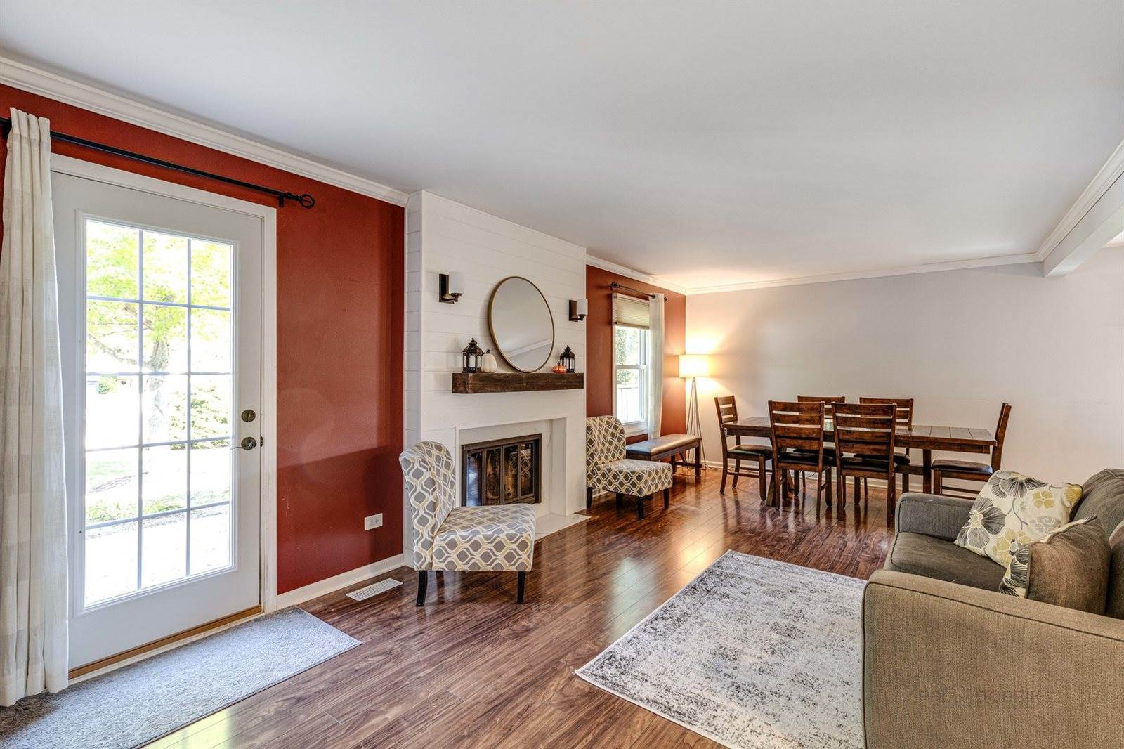 62 S. Windsor Pl., Mundelein, IL 60060