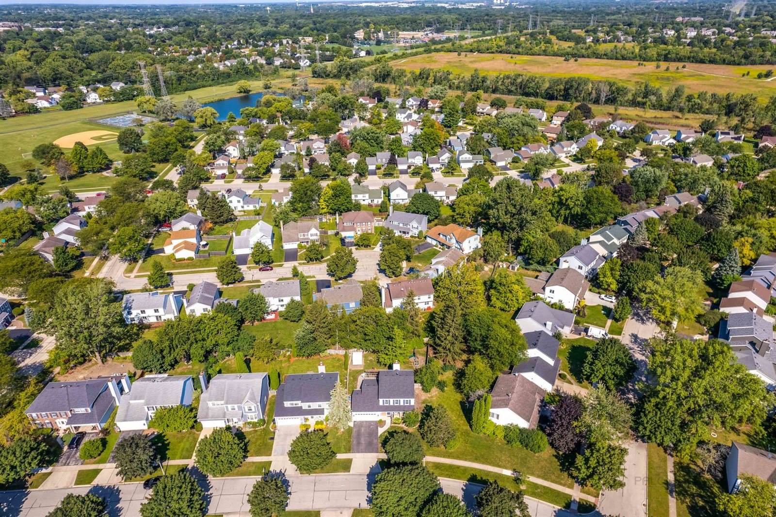 62 S. Windsor Pl., Mundelein, IL 60060