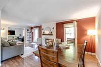 62 S. Windsor Pl., Mundelein, IL 60060