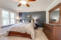 62 S. Windsor Pl., Mundelein, IL 60060