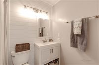 62 S. Windsor Pl., Mundelein, IL 60060