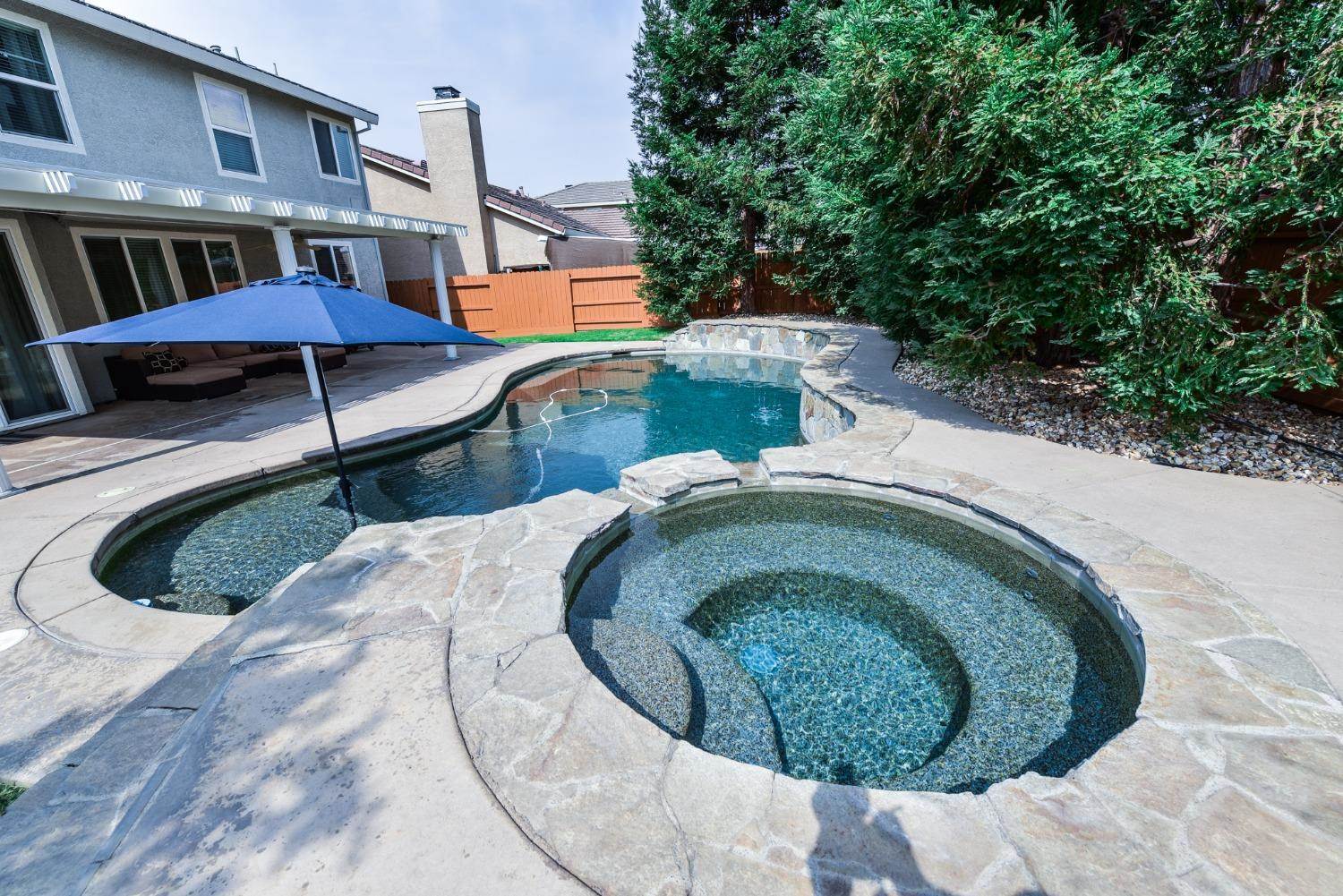 6021 Falling Rain Court, Elk Grove, CA 95757