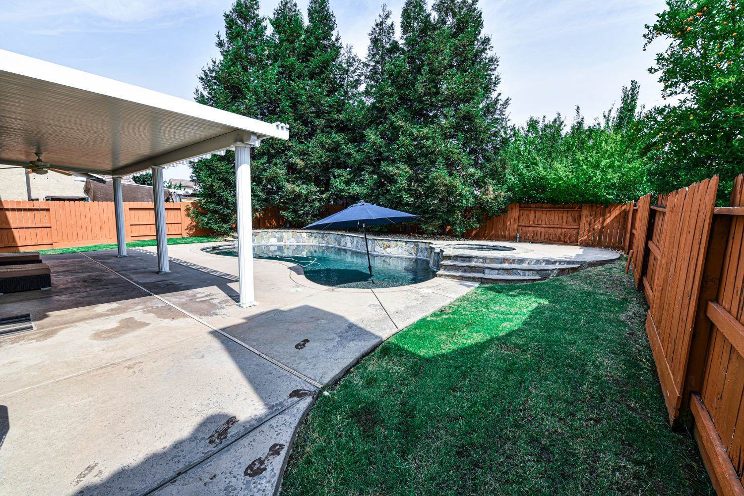 6021 Falling Rain Court, Elk Grove, CA 95757